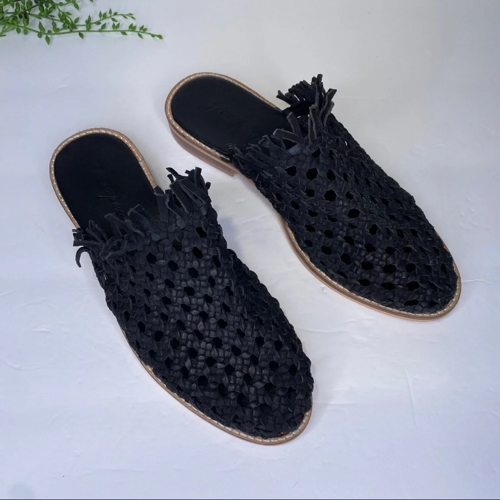 Free People Mirage Woven Leather Flat Black Fringe Slides Size 39 NWT